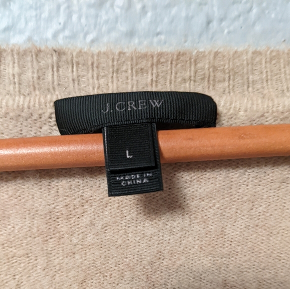 J Crew V Neck Beige Sweater Very Soft Pullover Sz L - Picture 6 of 6